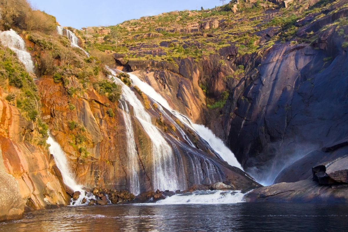 埃薩羅瀑布 Ézaro Waterfall